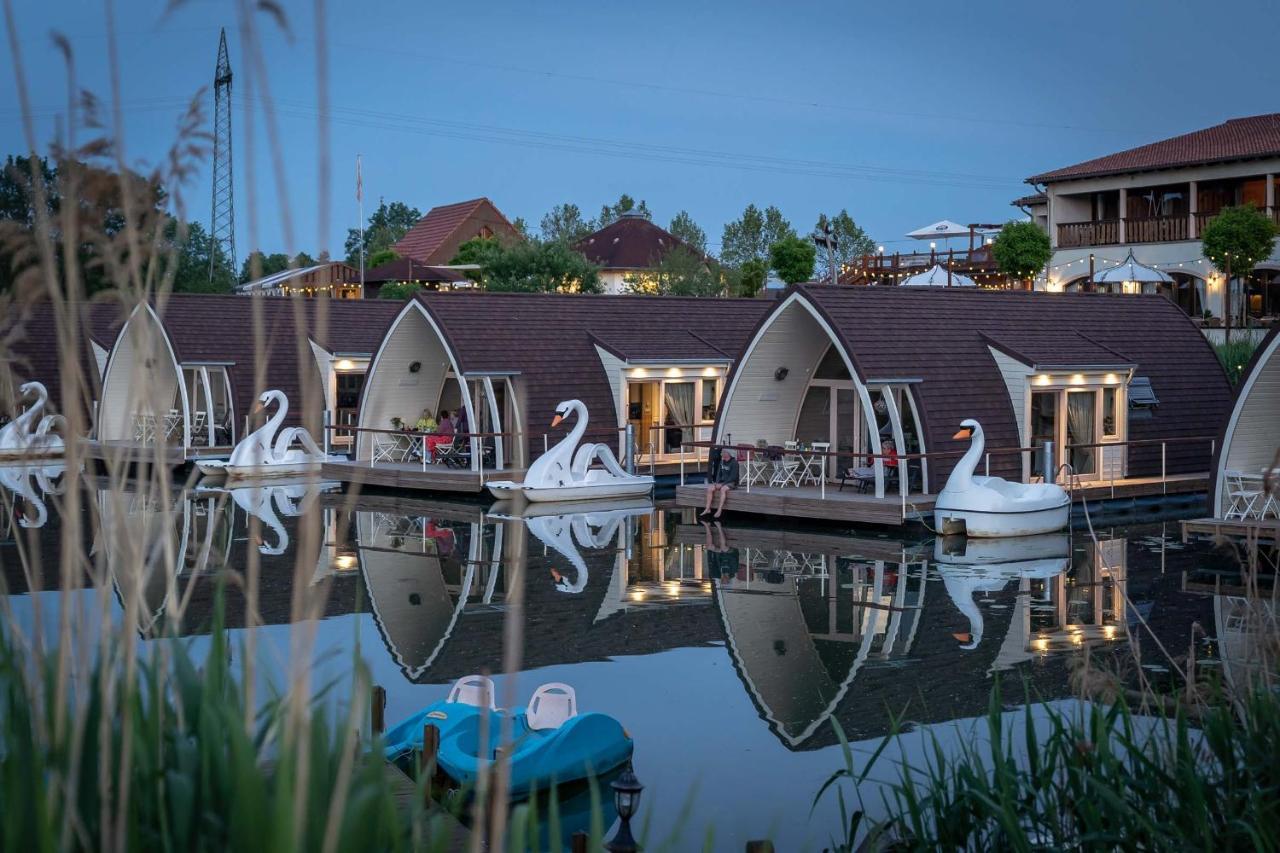 Lieblingsplatz Parey - Schwimmendes Seehotel Exterior foto